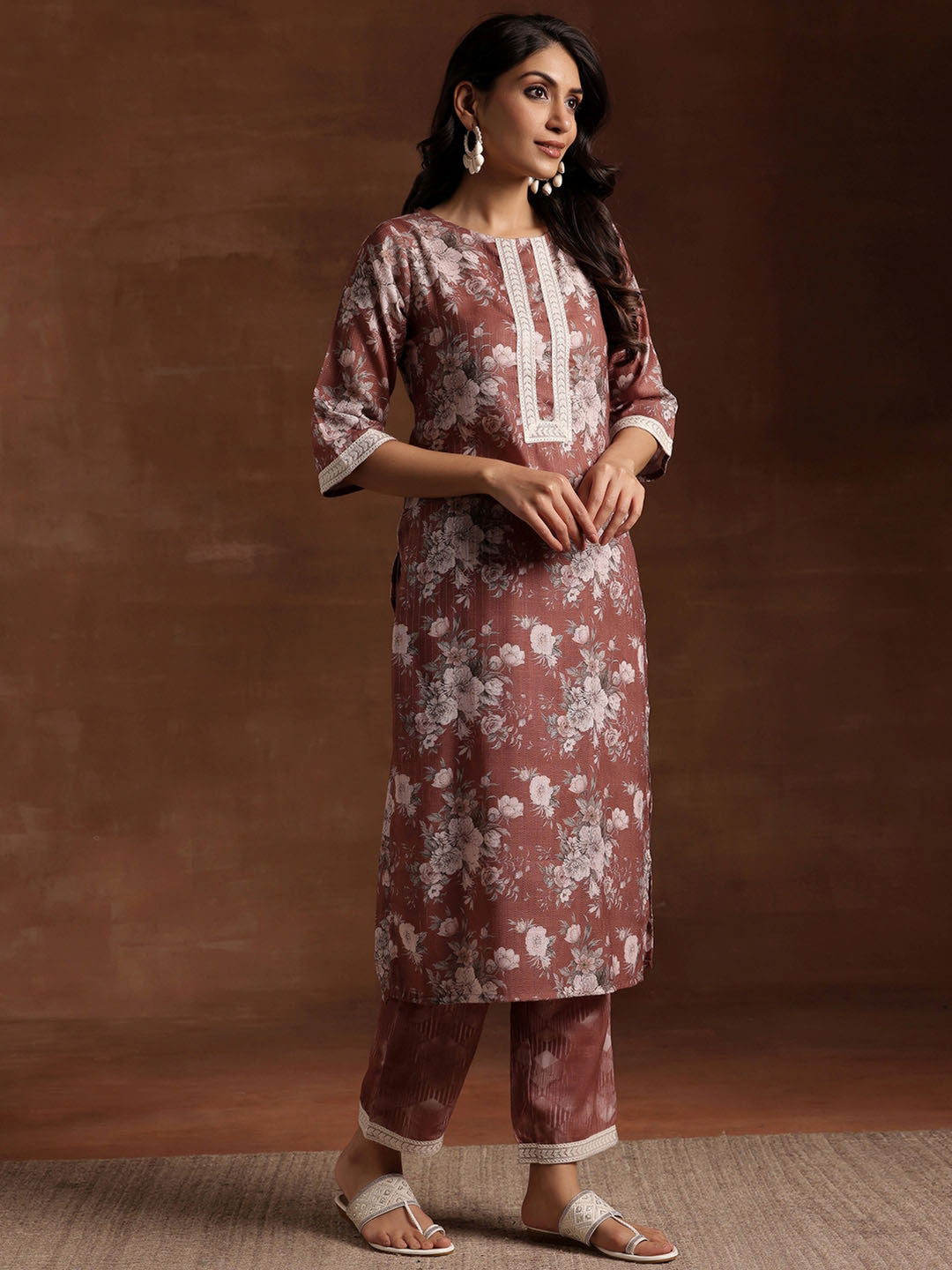 Women Floral Printed Regular Kurta with Trousers & With Dupatta