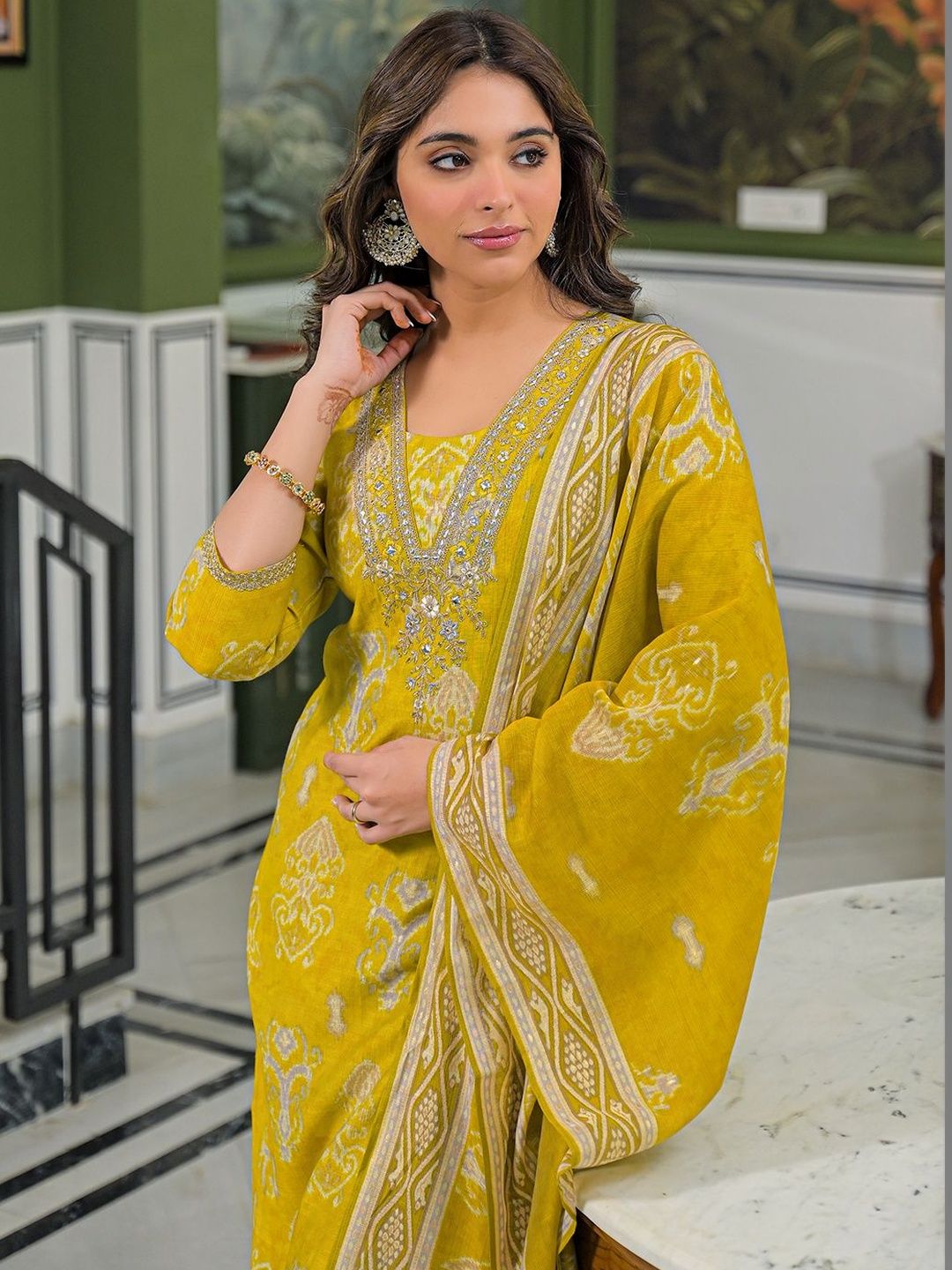Dhiyona KL Women Ethnic Motifs Printed Regular Thread Work Kurta with Trousers & With Dupatta