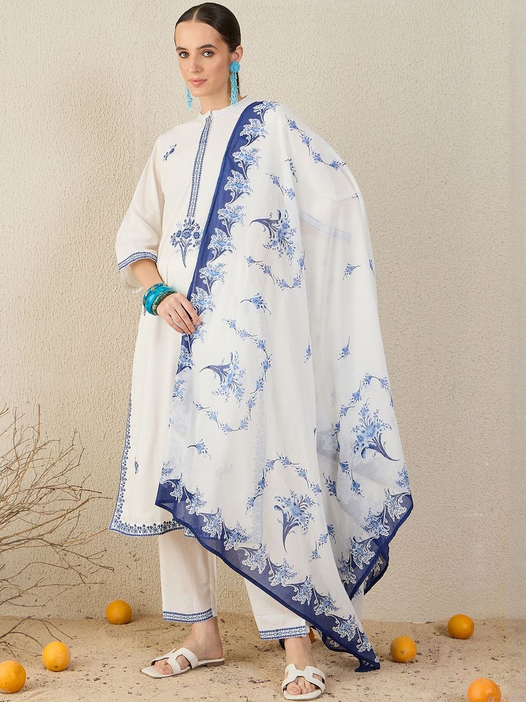 Dhiyona IE Women Ethnic Motifs Embroidered Thread Work Pure Cotton Kurta with Trousers