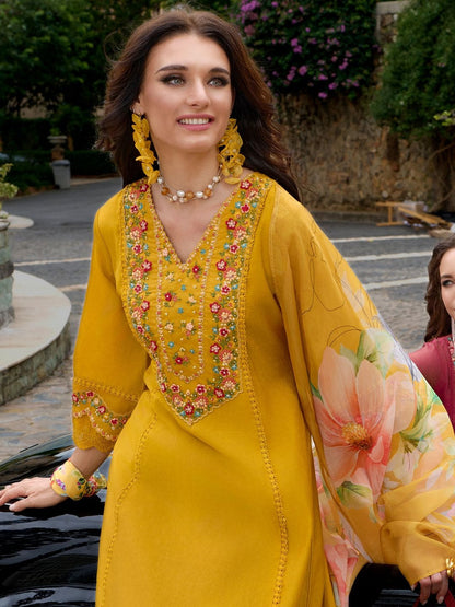 Women Floral Embroidered Regular Thread Work Kurta with Trousers & With Dupatta