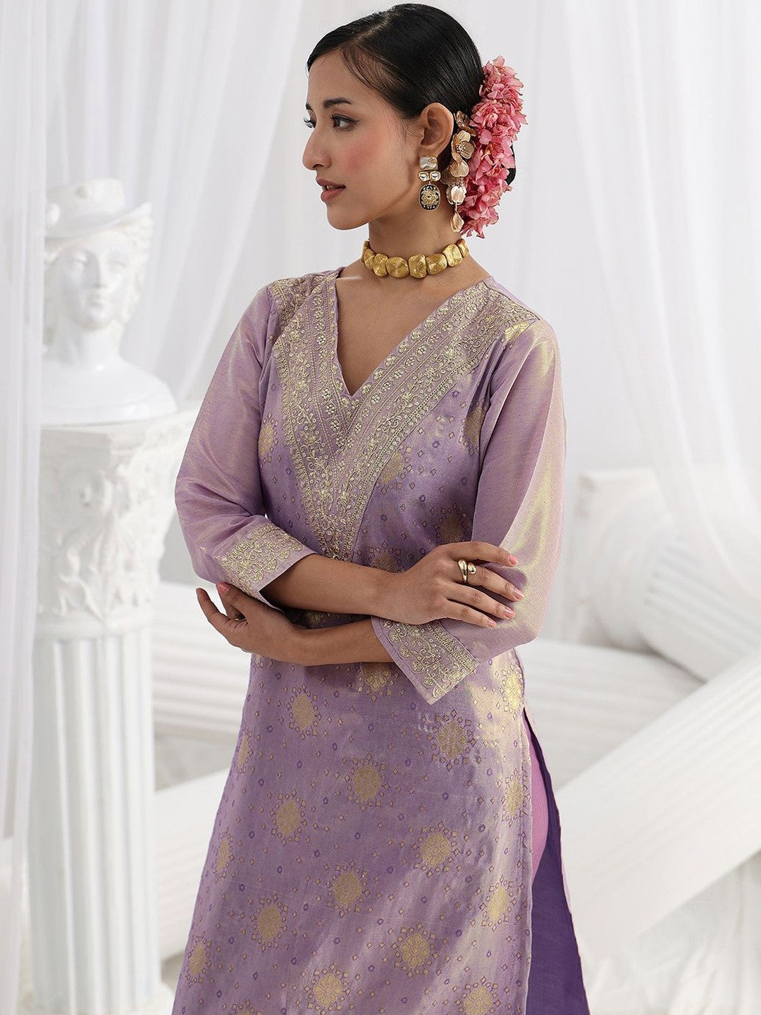 Women Regular Thread Work Kurta with Trousers & With Dupatta