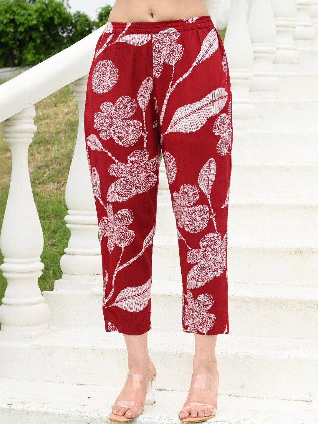 Women Floral Printed Regular Kurta with Trousers
