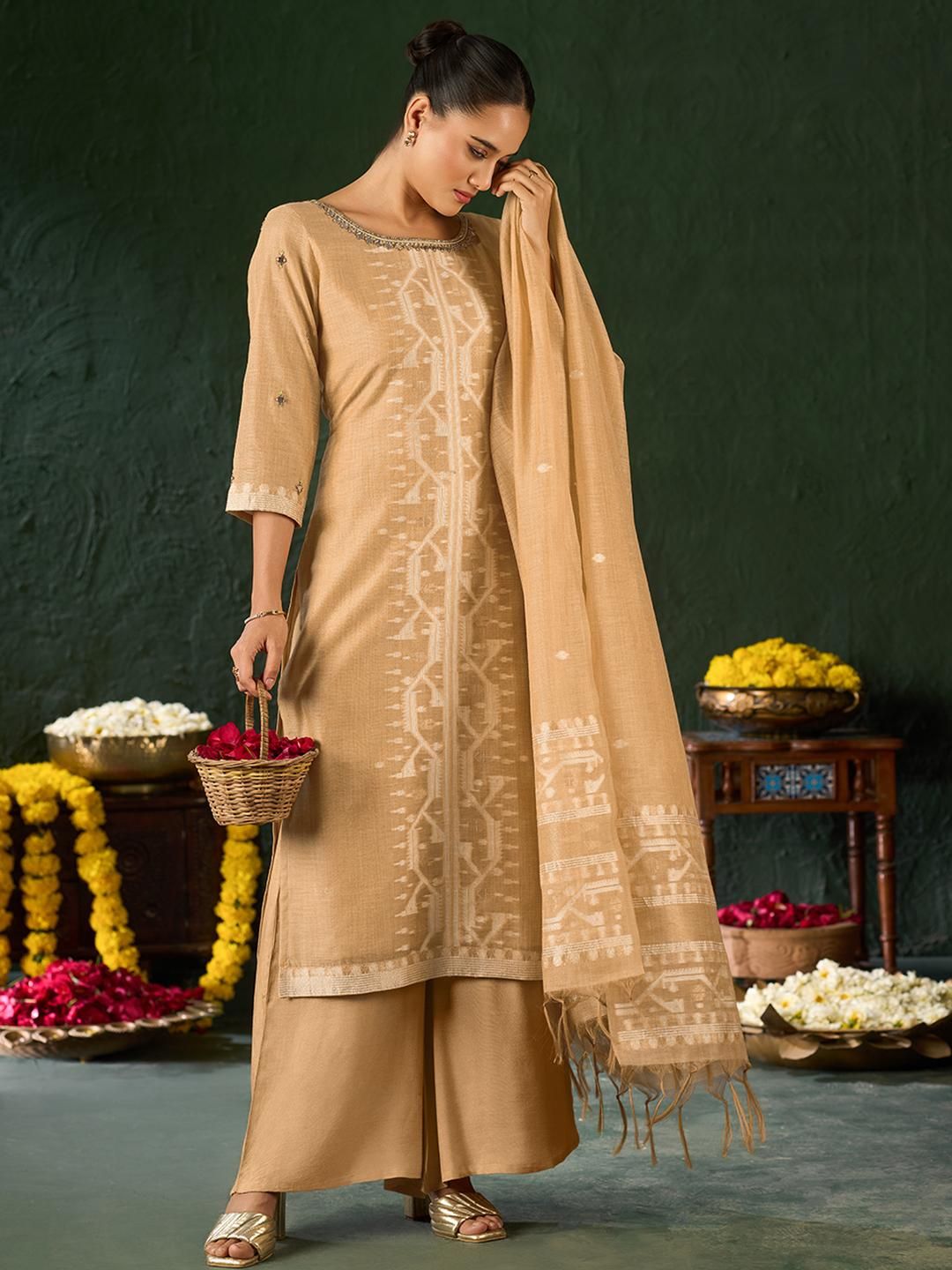 Dhiyona KL Women Ethnic Motifs Embroidered Regular Thread Work Kurta with Palazzos & Dupatta
