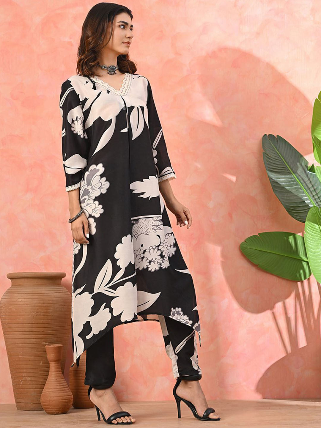 Floral Printed V-Neck A-Line Kurta With Trousers