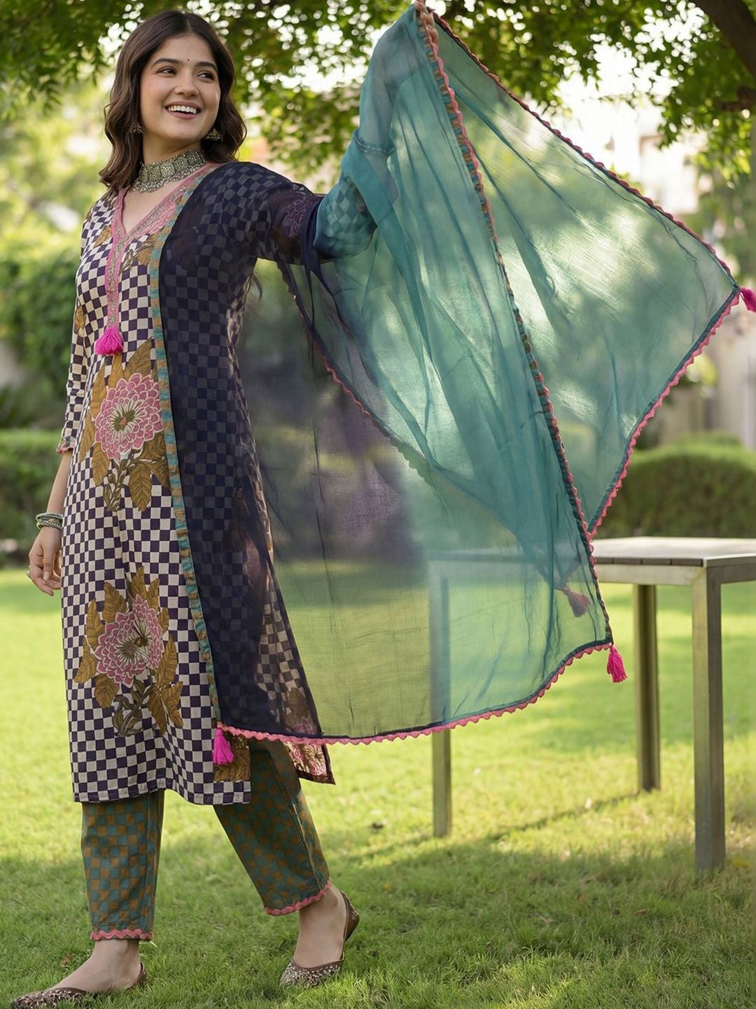 Women Floral Printed Regular Pure Cotton Kurta with Trousers & With Dupatta