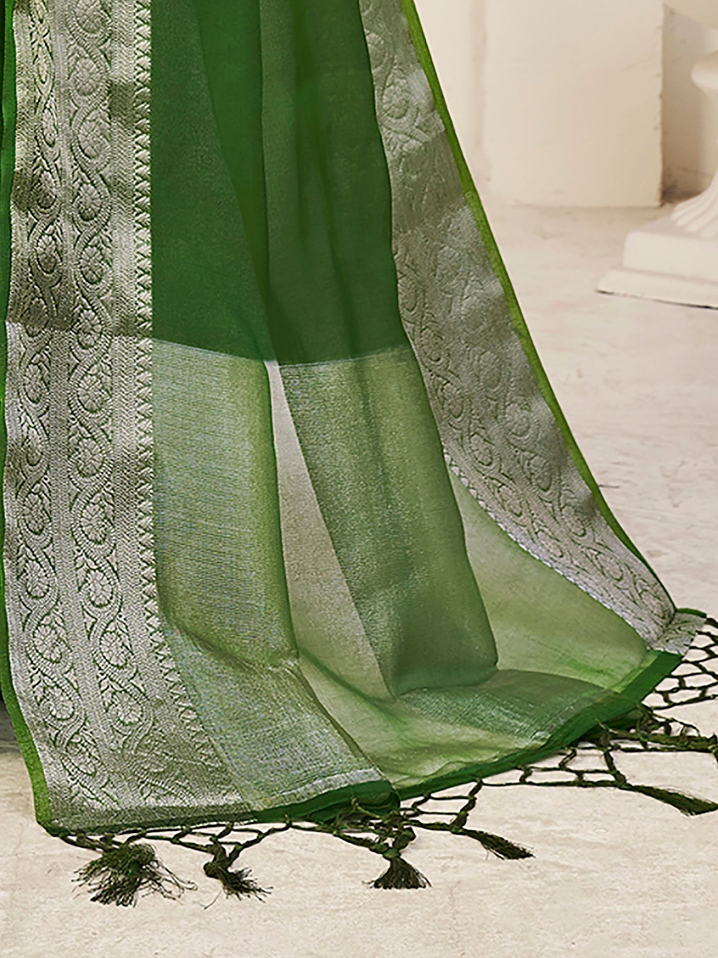 Women's Organza Green Woven Design Designer Saree With Blouse Piece