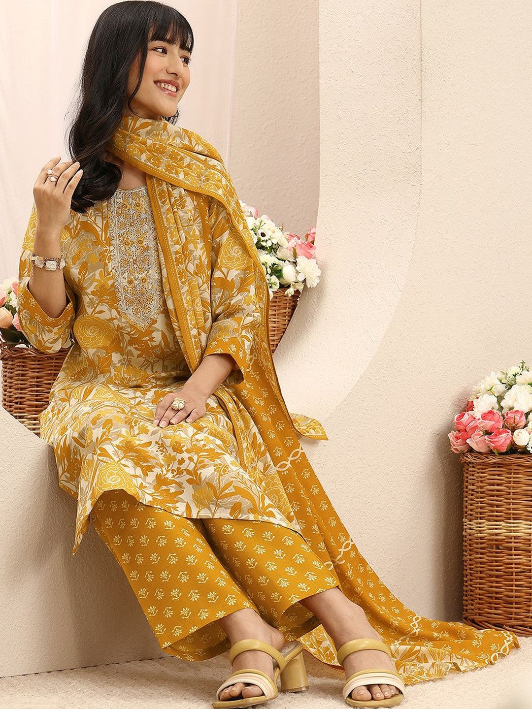 Women Floral Printed Regular Thread Work Kurta with Trousers & With Dupatta