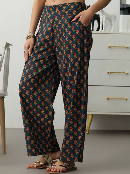 Women Floral Printed Regular Cotton Blend Kurta with Trousers