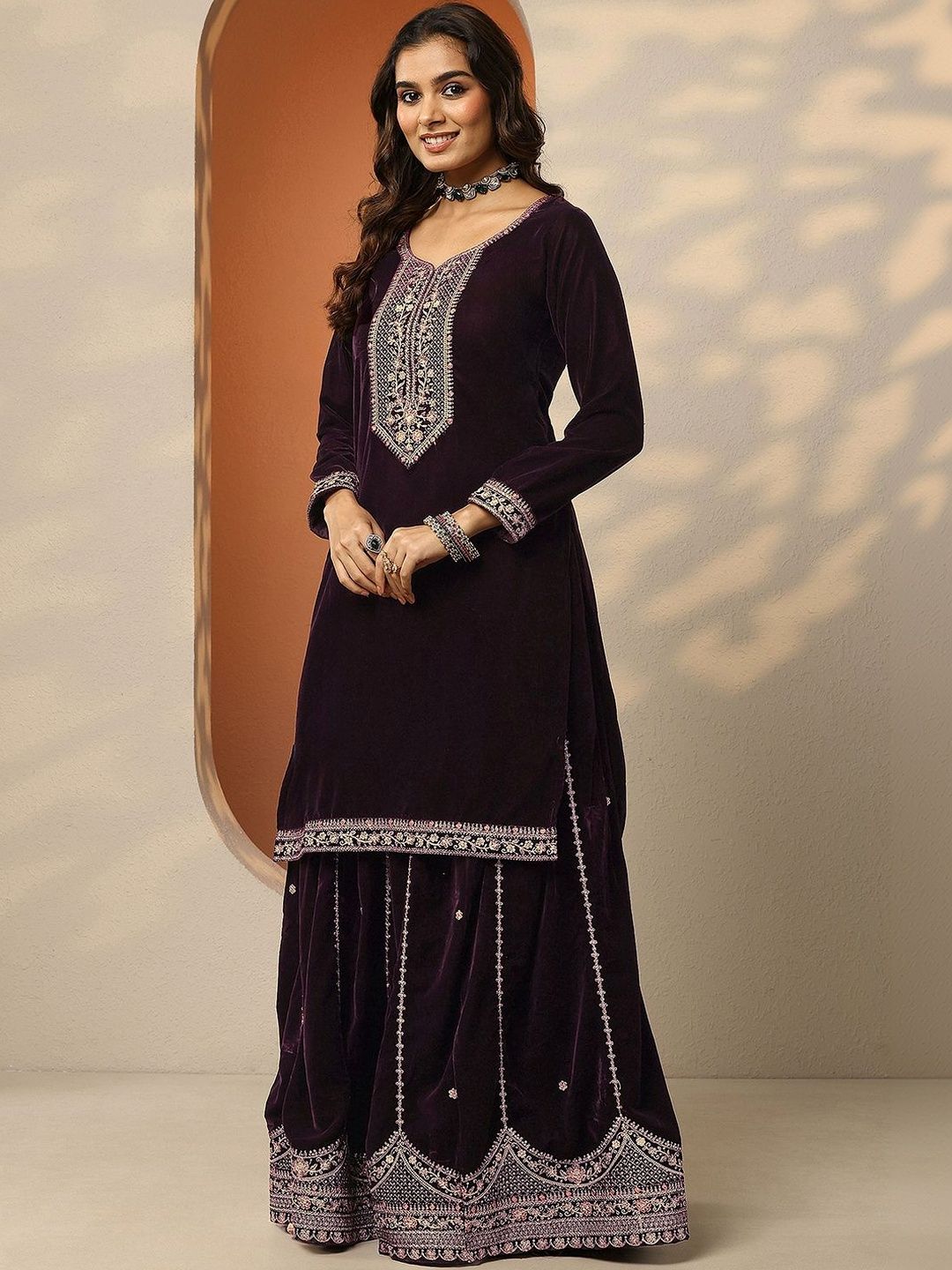 Dhiyona LL Women Ethnic Motifs Embroidered Regular Thread Work Velvet Kurta with Sharara & With Dupatta