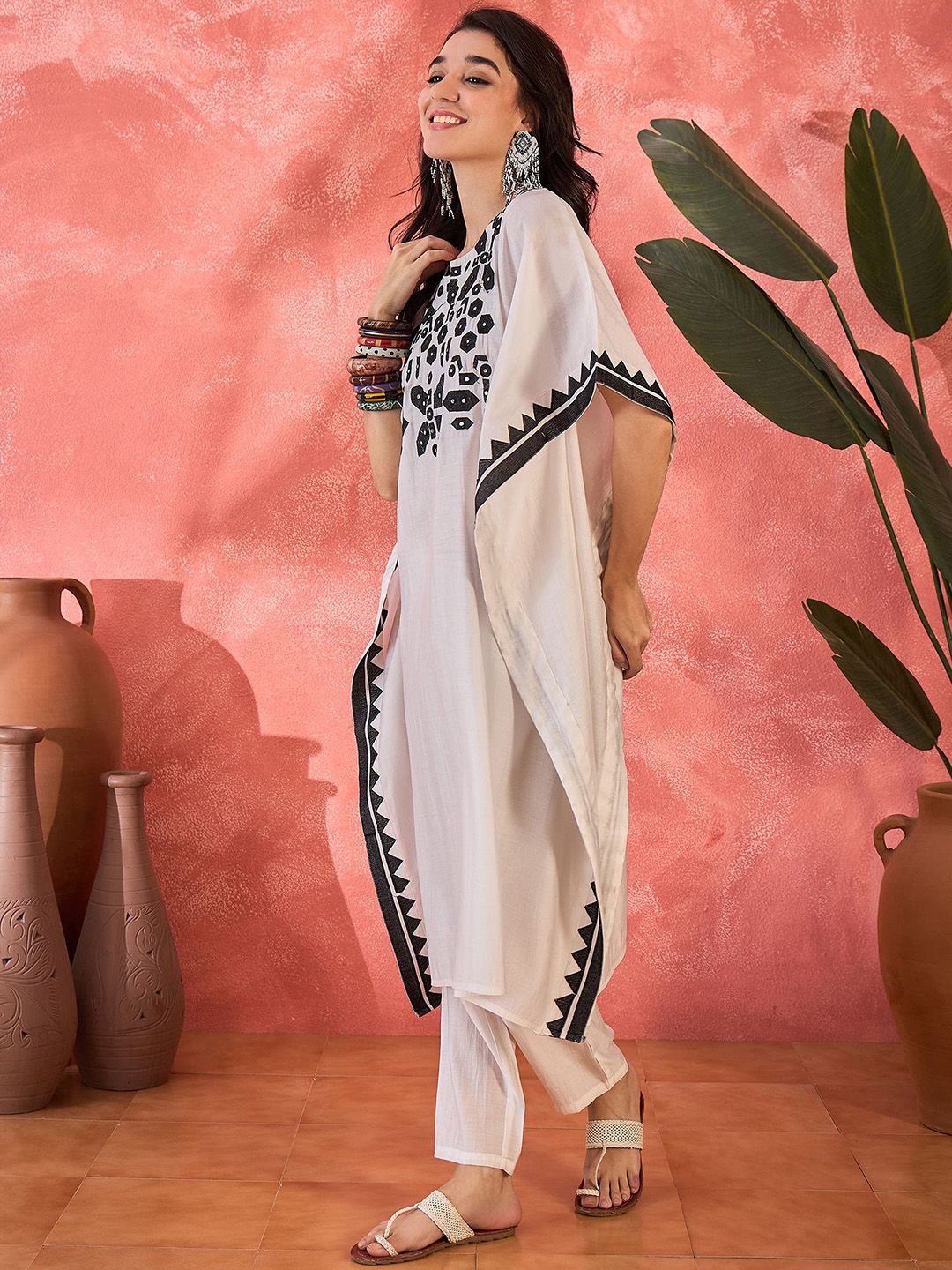 Dhiyona SN Women's Floral Embroidered Notch Neck Kaftan Kurta & Trousers