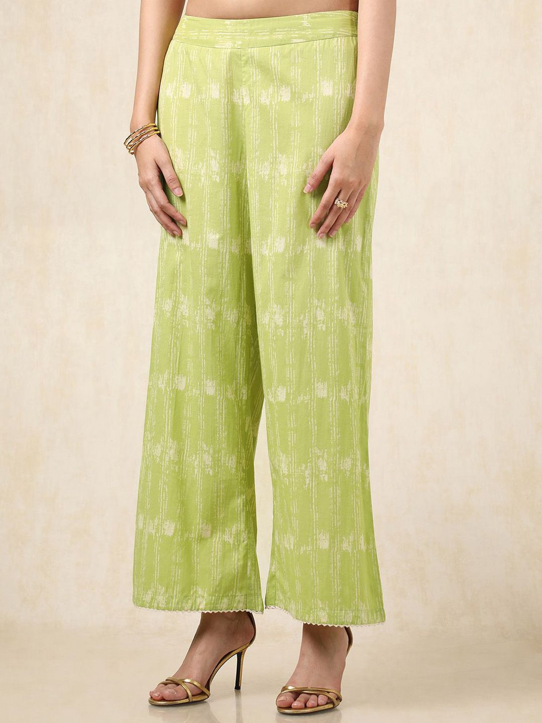 Dhiyona SO Women's Floral Printed Round Neck Pleated Cotton Dobby A-Line Kurta With Palazzos