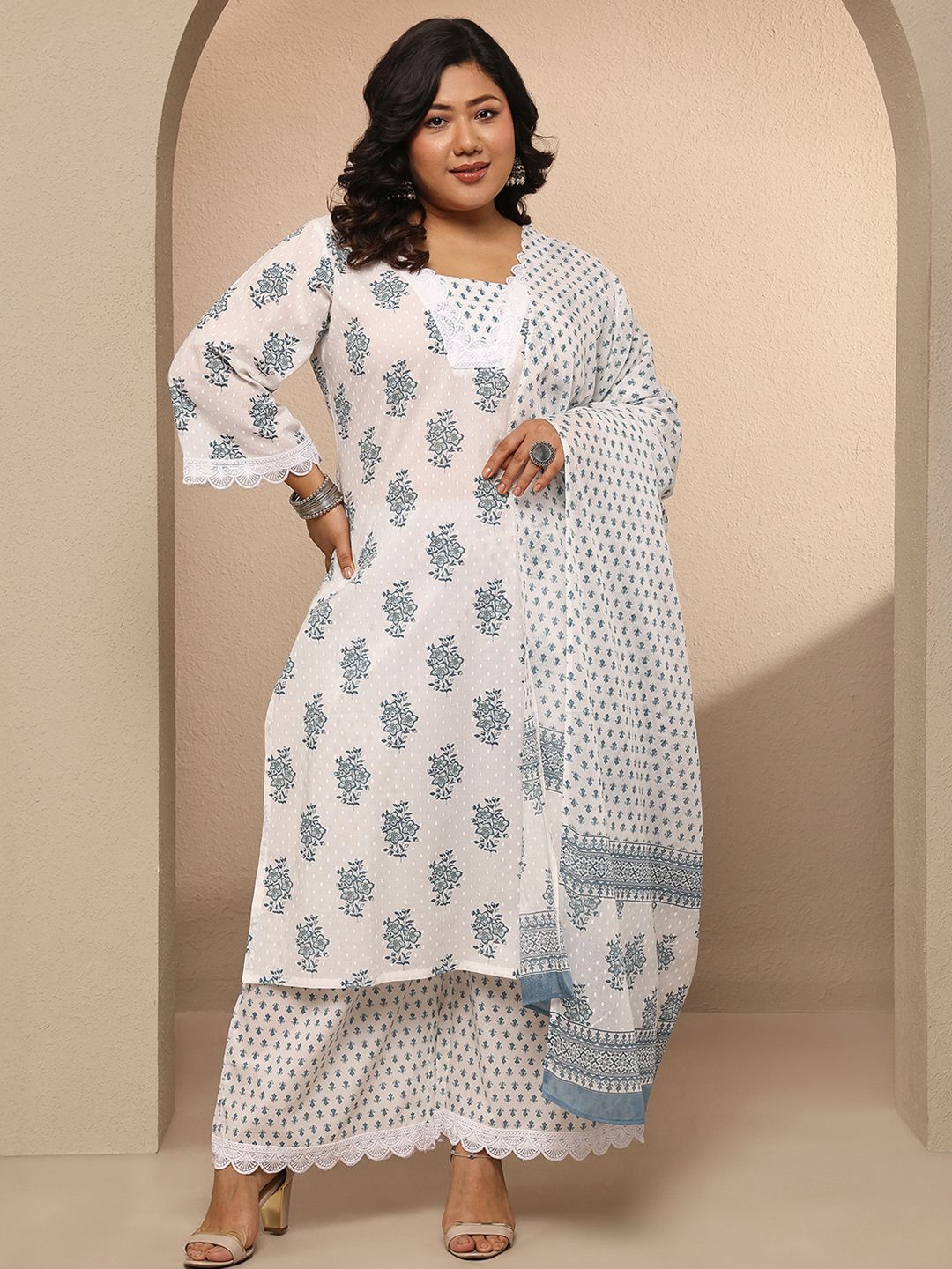 Dhiyona Women's Plus Size Floral Printed Regular Kurta with Palazzos & With Dupatta