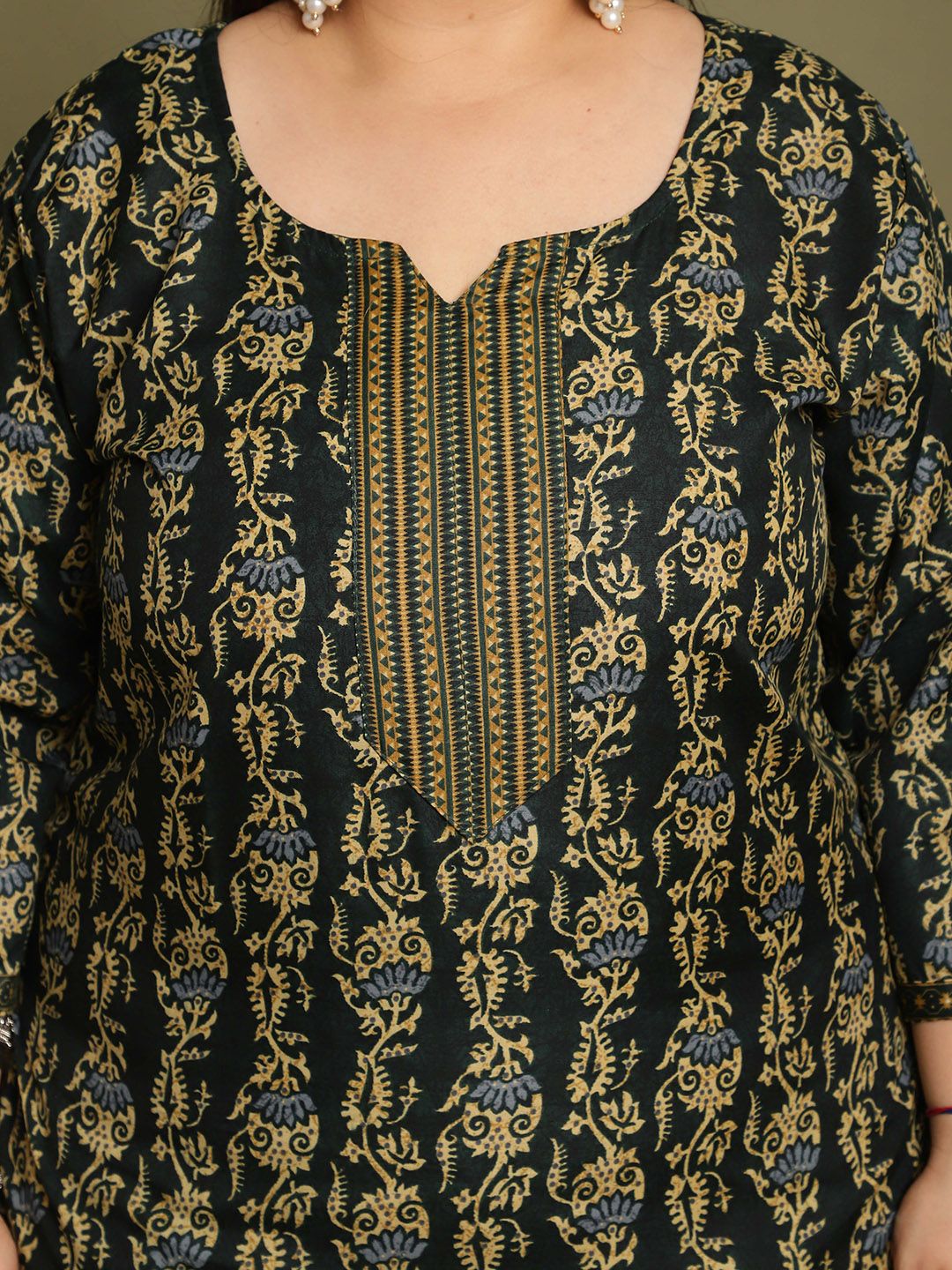 Dhiyona KL Women Plus Size Floral Printed Kurti with Salwar & Dupatta