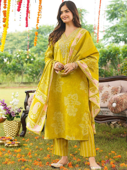 Dhiyona KL Women Floral Printed Regular Kurta with Trousers & With Dupatta