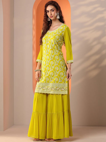 Dhiyona LL Women Floral Embroidered Thread Work Kurti with Sharara & Dupatta