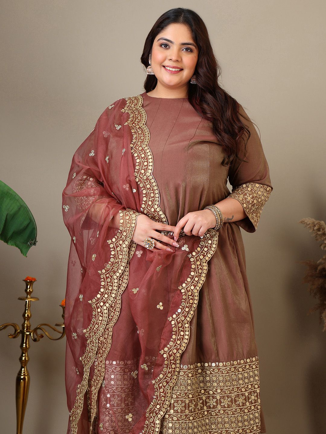 Dhiyona IN Plus Size Floral Embroidered Sequinned Kurta with Palazzos & Dupatta