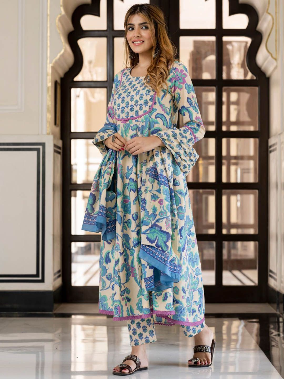 Dhiyona KL Women Floral Printed Regular Thread Work Pure Cotton Kurta with Trousers & Dupatta