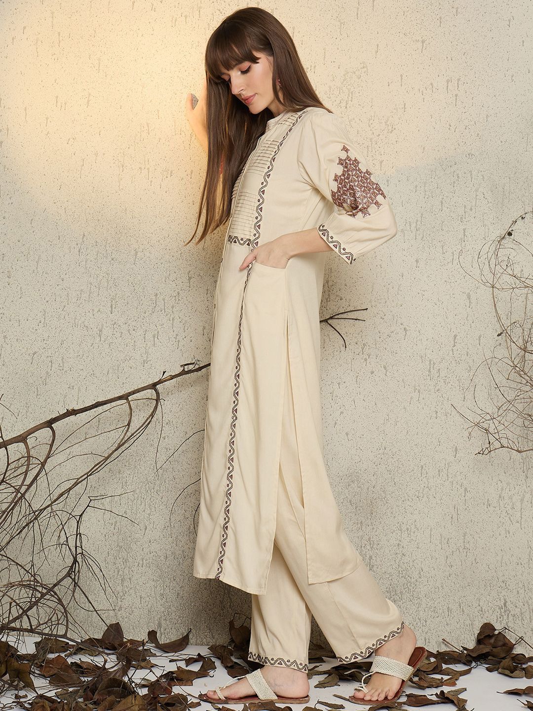 Dhiyona IE Women Embroidered Mandarin Collar Top and Trousers Co-Ords