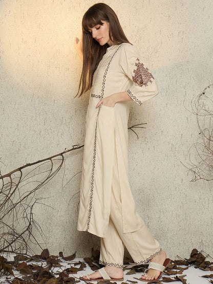 Dhiyona IE Women Embroidered Mandarin Collar Top and Trousers Co-Ords