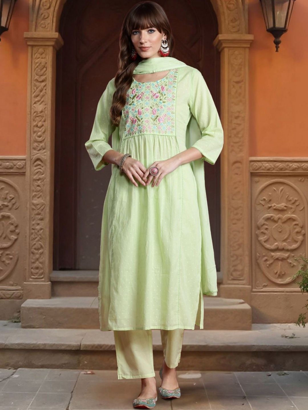 Dhiyona IE Women Floral Embroidered Regular Thread Work Pure Cotton Kurta with Trousers & With Dupatta