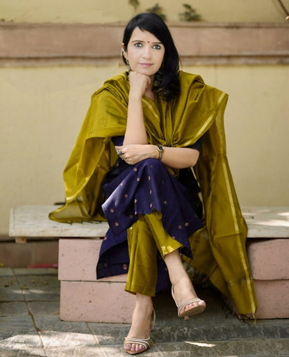 Dhiyona KL Women Ethnic Motifs Regular Kurta with Trousers & With Dupatta