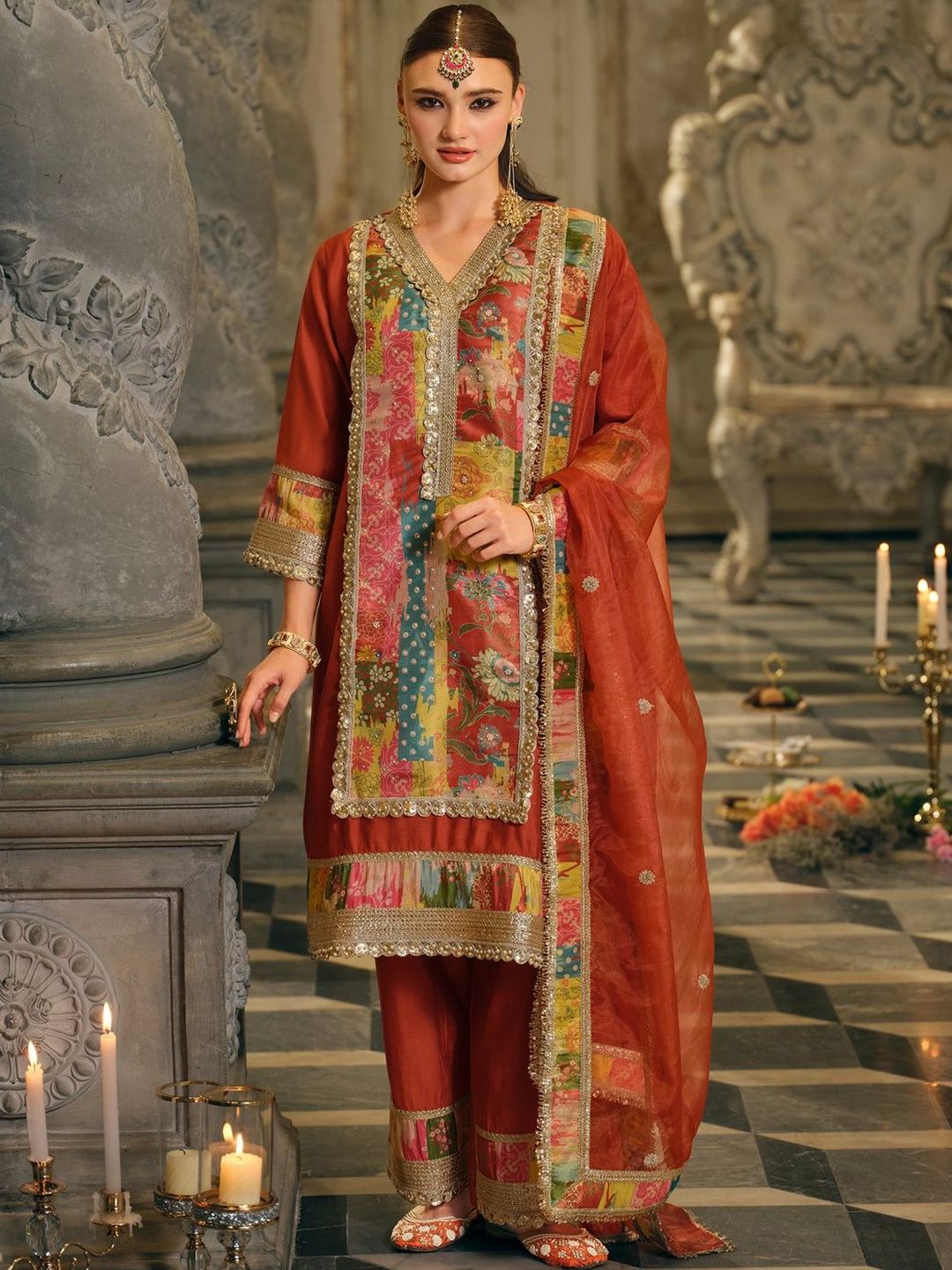 Dhiyona IE Women Floral Printed Regular Gotta Patti Kurta with Palazzos & With Dupatta