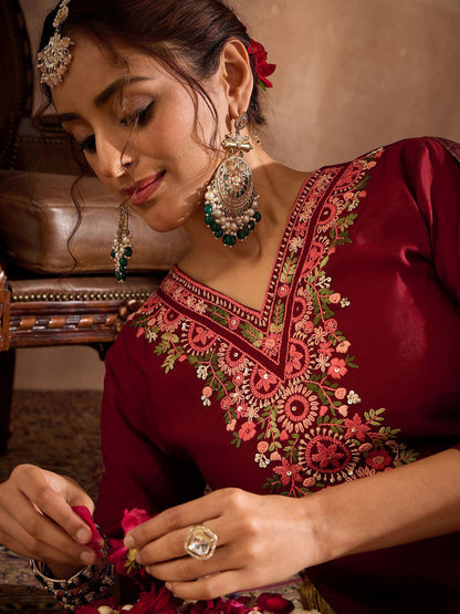 Women Floral Embroidered Regular Thread Work Kurta with Trousers & With Dupatta