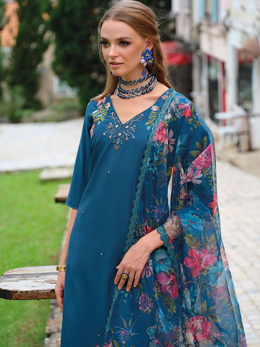 Dhiyona IE Women Floral Embroidered Thread Work Liva Kurta with Trousers & Dupatta