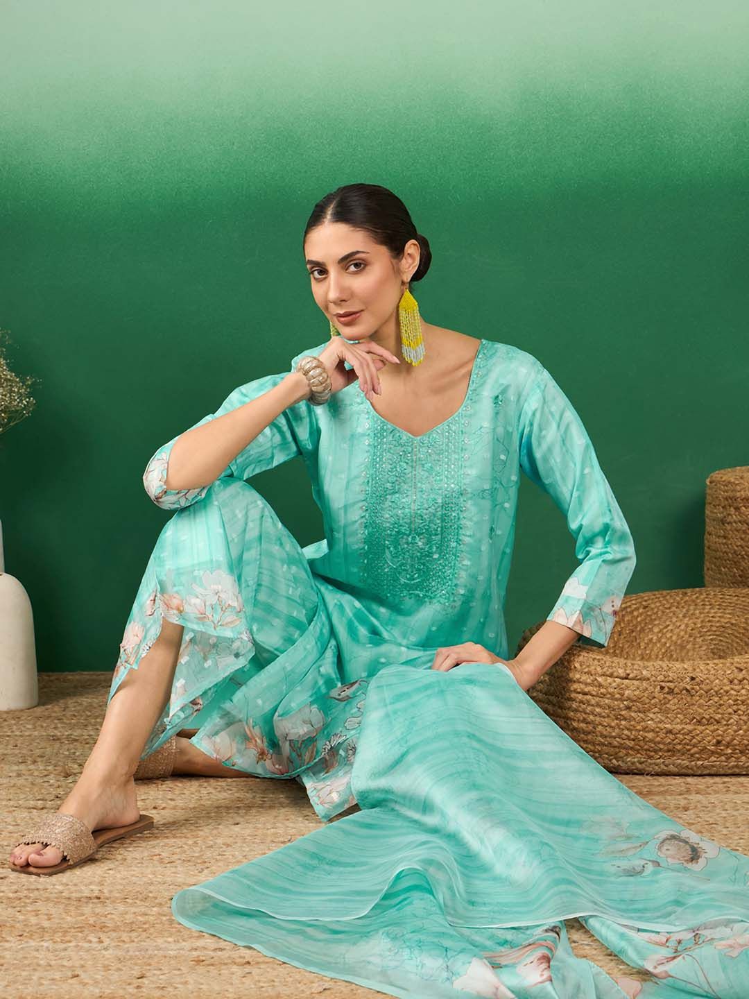 Dhiyona SN Floral Embroidered Regular Sequinned Kurti with Palazzos & With Dupatta