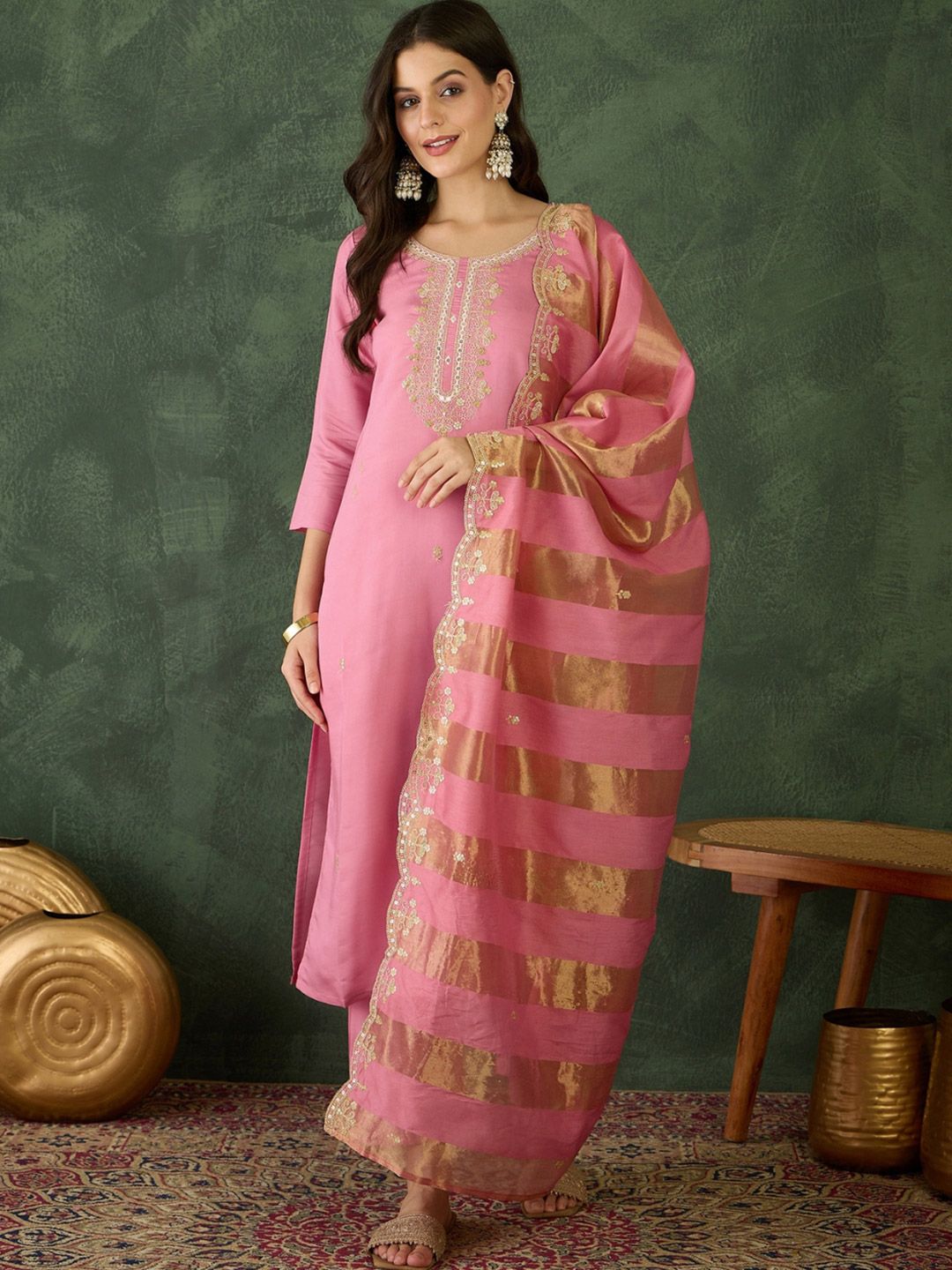 Dhiyona KL Women Floral Embroidered Regular Thread Work Kurta With Trousers & Dupatta
