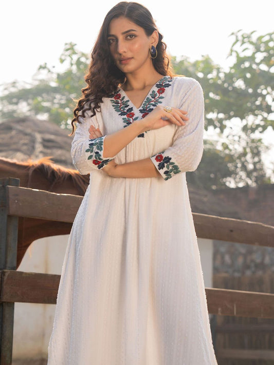 Dhiyona IE Floral Embroidered V-Neck A-Line Pure Cotton Kurta WIth Trousers