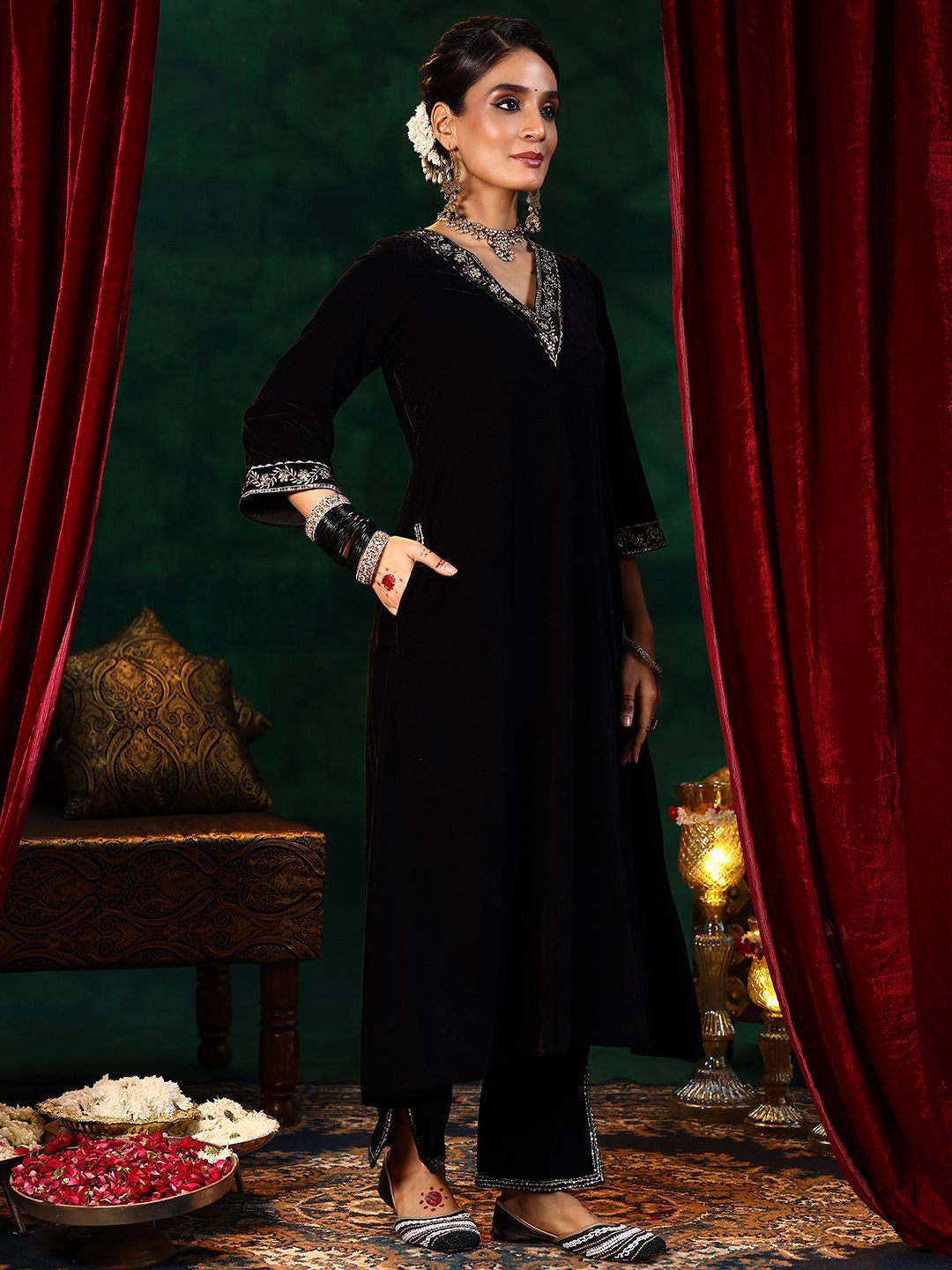 Women Floral Solid Kurta with Trousers & Dupatta