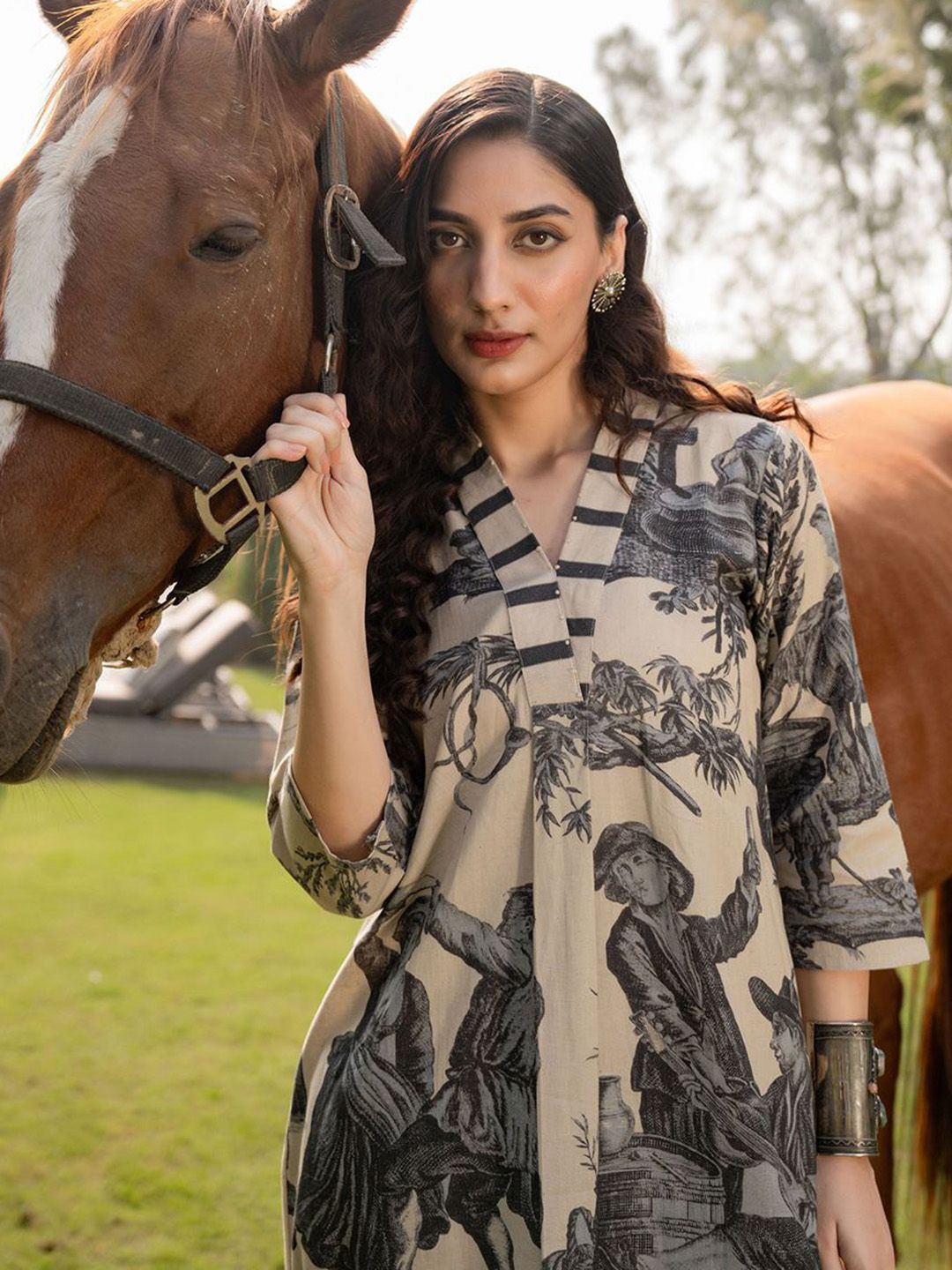 Dhiyona IE Tribal Printed V-Neck Linen Straight Kurta With Trouser