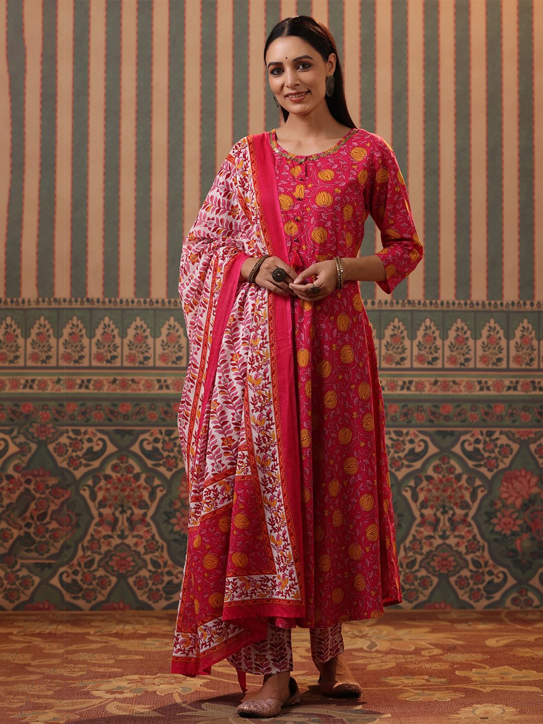Dhiyona RR Women's Fuchsia Floral Printed Pure Cotton Kurta with Trousers & With Dupatta