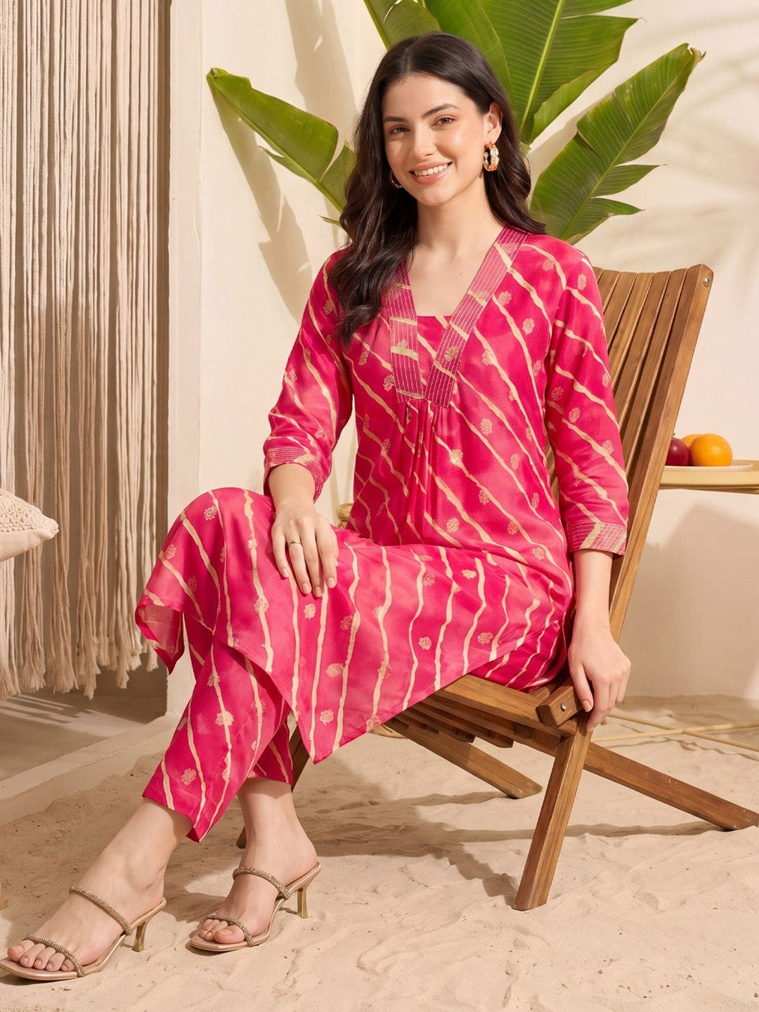 Women Leheriya Printed Regular Kurta with Trousers