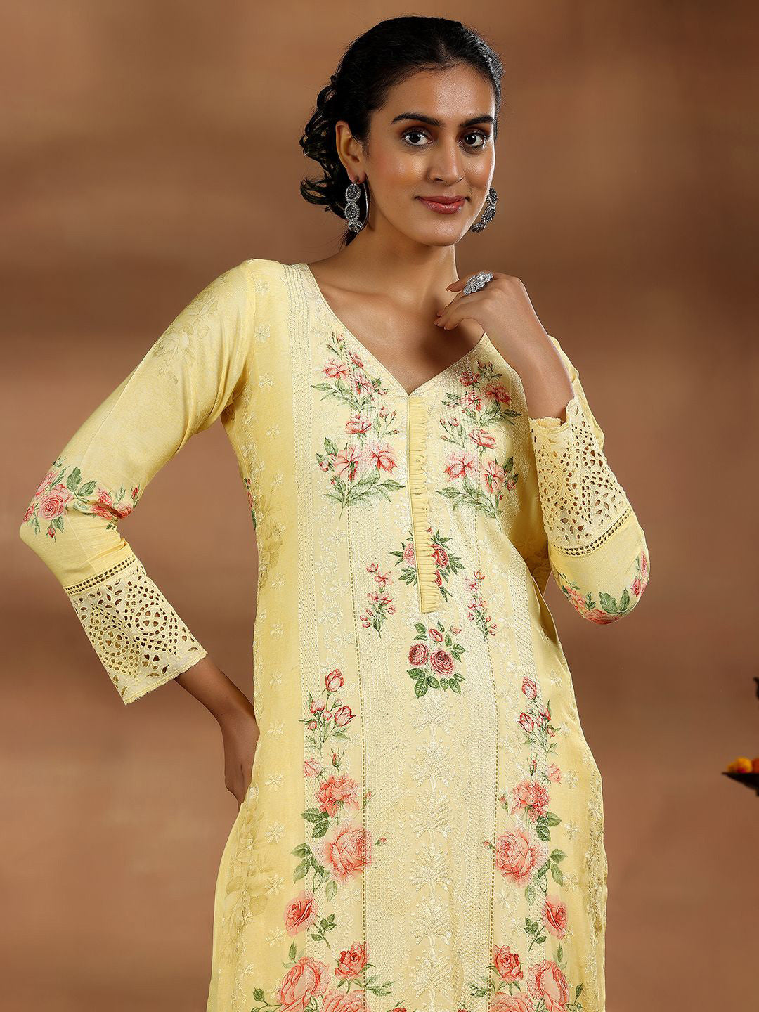 Floral Printed Thread Work Straight Kurta With Trousers & Dupatta