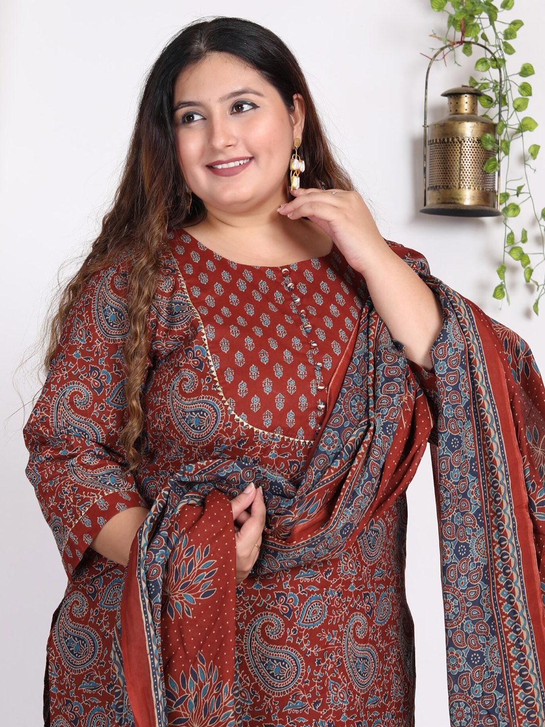 Dhiyona KL Plus Size Paisley Printed Pure Cotton Kurta with Trousers & Dupatta