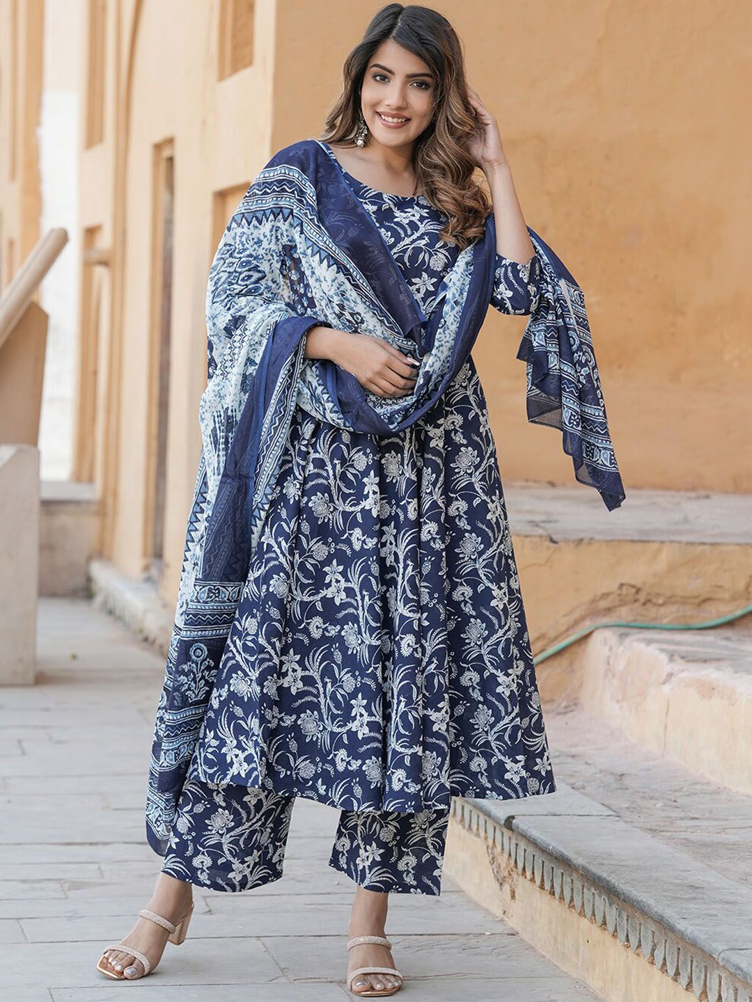 Dhiyona KL Women Floral Printed Regular Pure Cotton Kurta with Trousers & With Dupatta