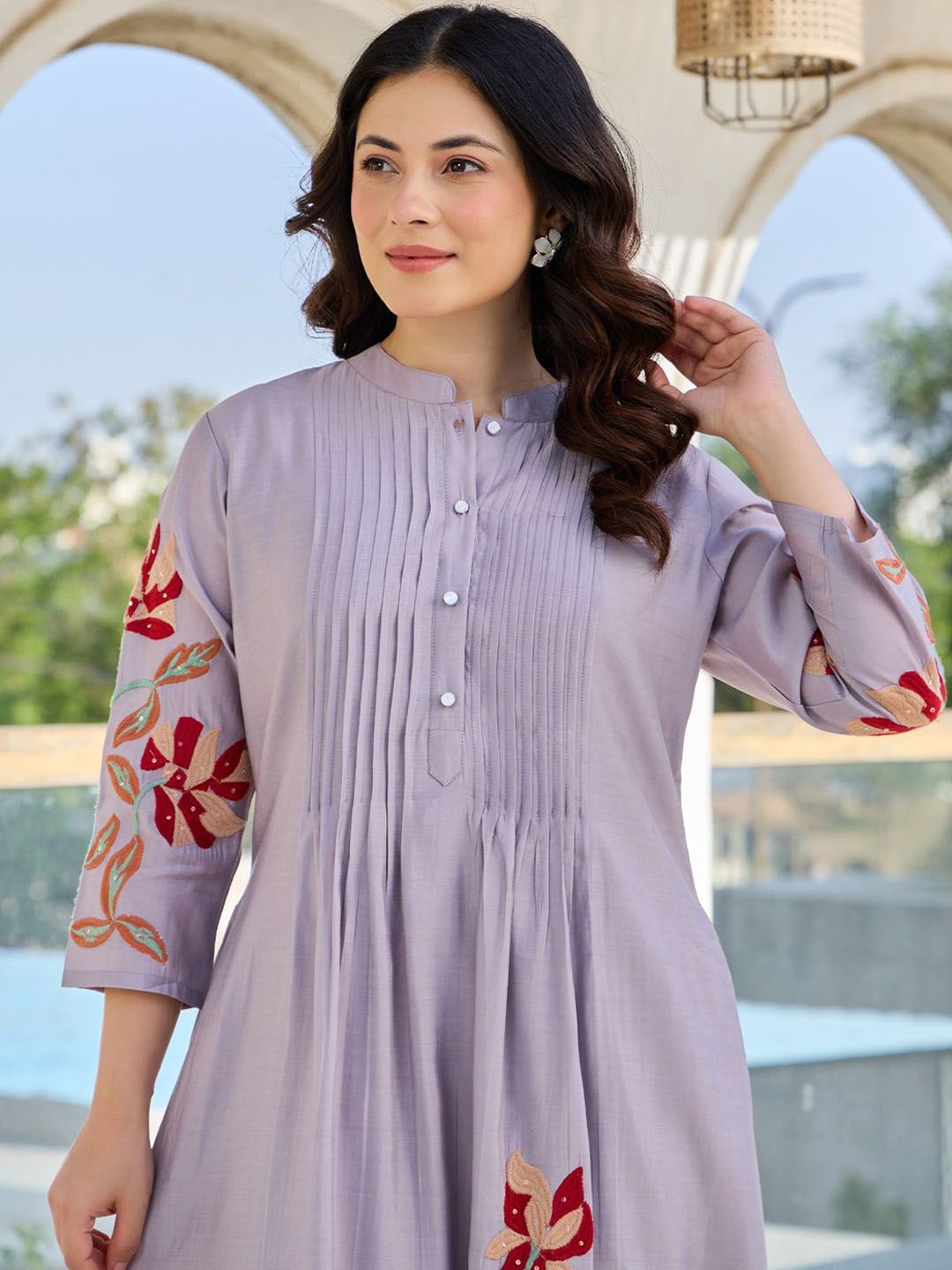 Dhiyona IE Women Floral Embroidered Thread Work Pure Cotton Kurta with Trousers