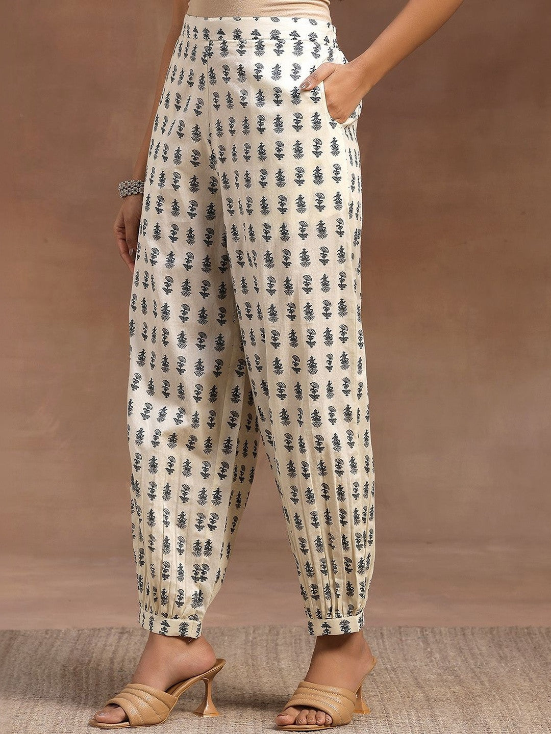 Women Ethnic Motifs Printed Regular Sequinned Kurta with Pyjamas & With Dupatta