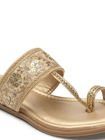 Dhiyona AK Ethnic Embellished One Toe Flats