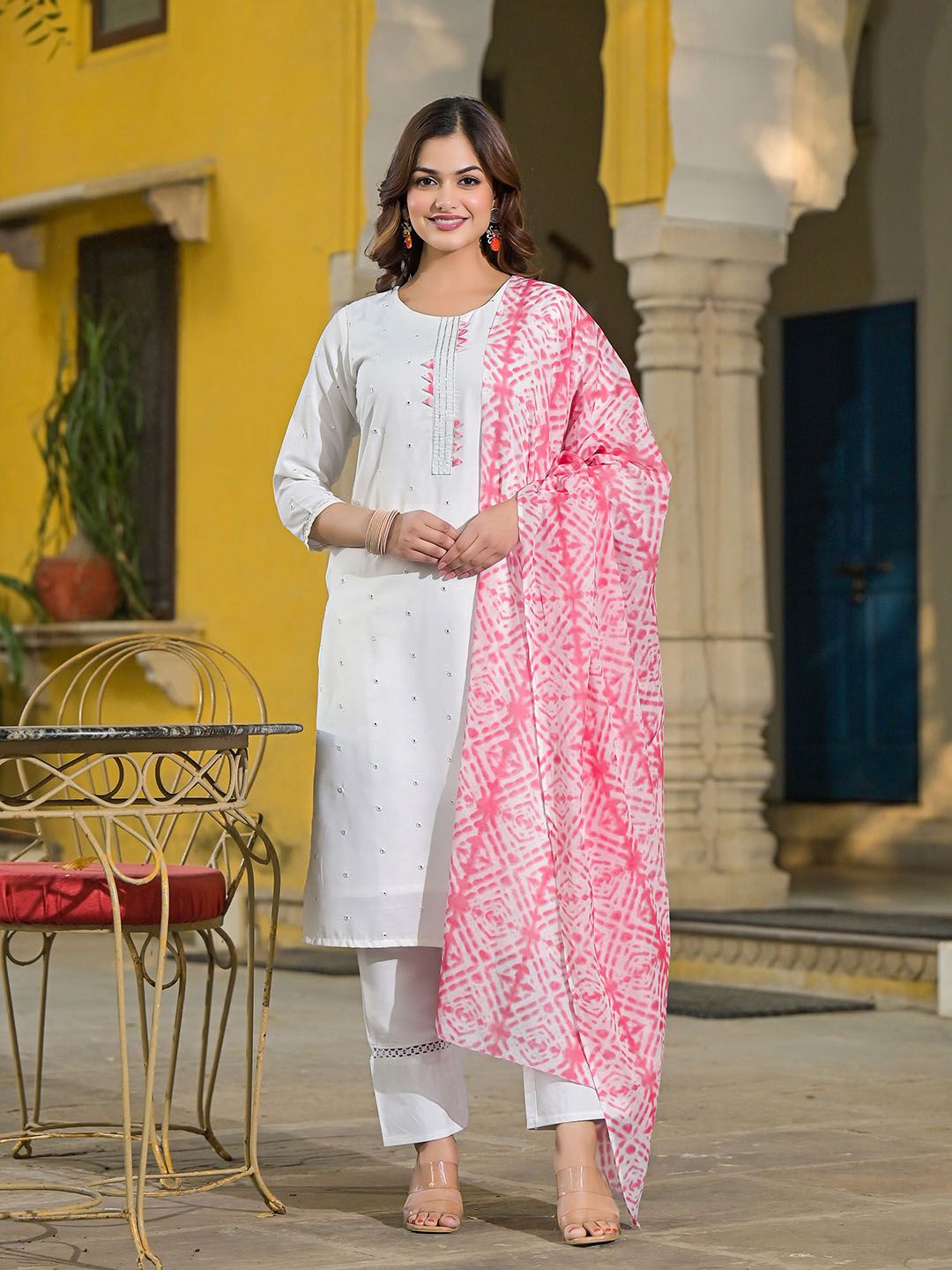 Dhiyona KL Women Floral Embroidered Regular Mirror Work Kurta with Trousers & With Dupatta