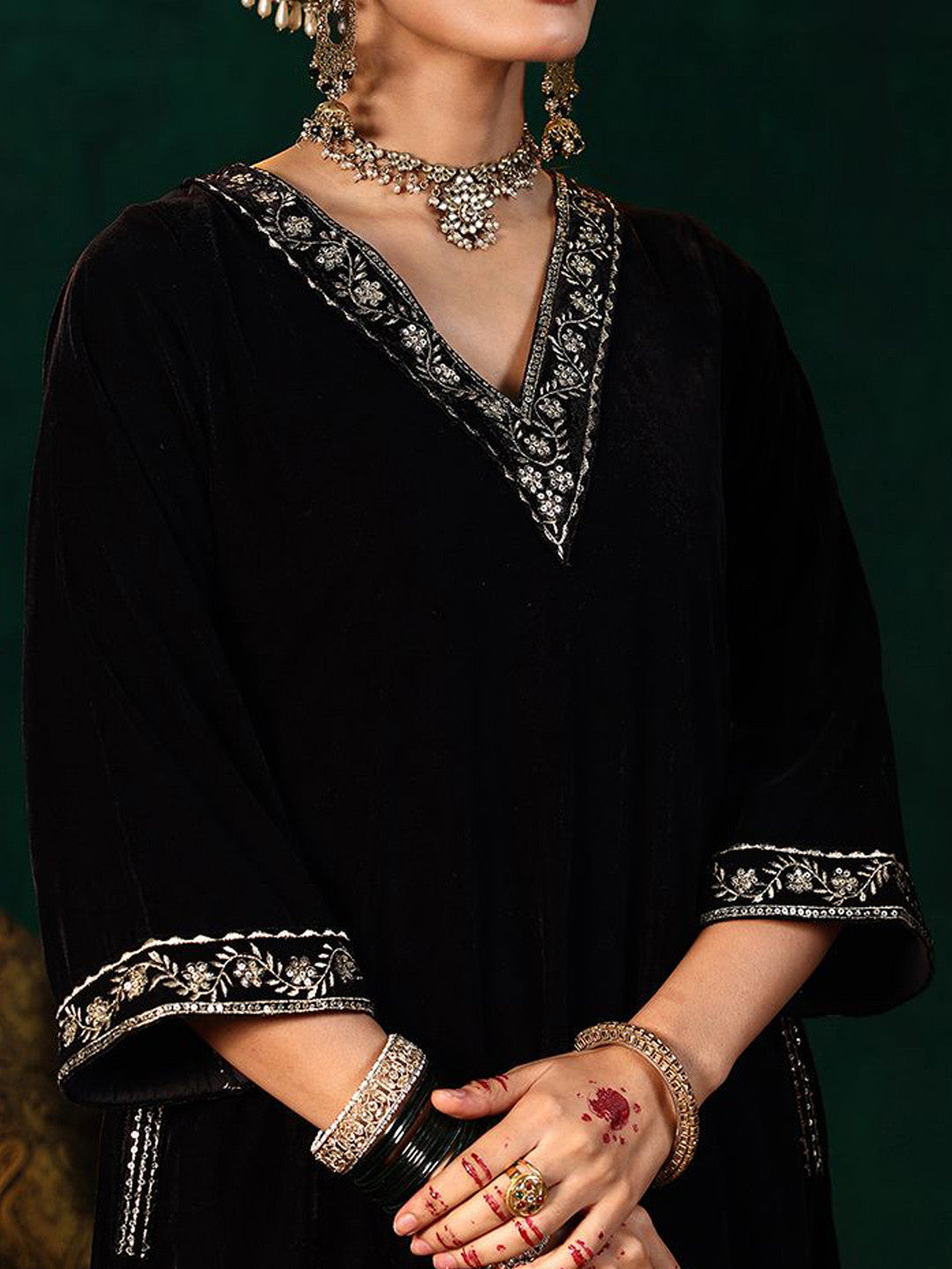 Women Floral Solid Kurta with Trousers & Dupatta