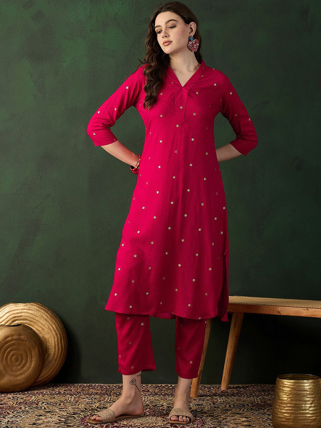 Dhiyona SN Pink Floral Printed V-Neck Straight Kurta With Trousers
