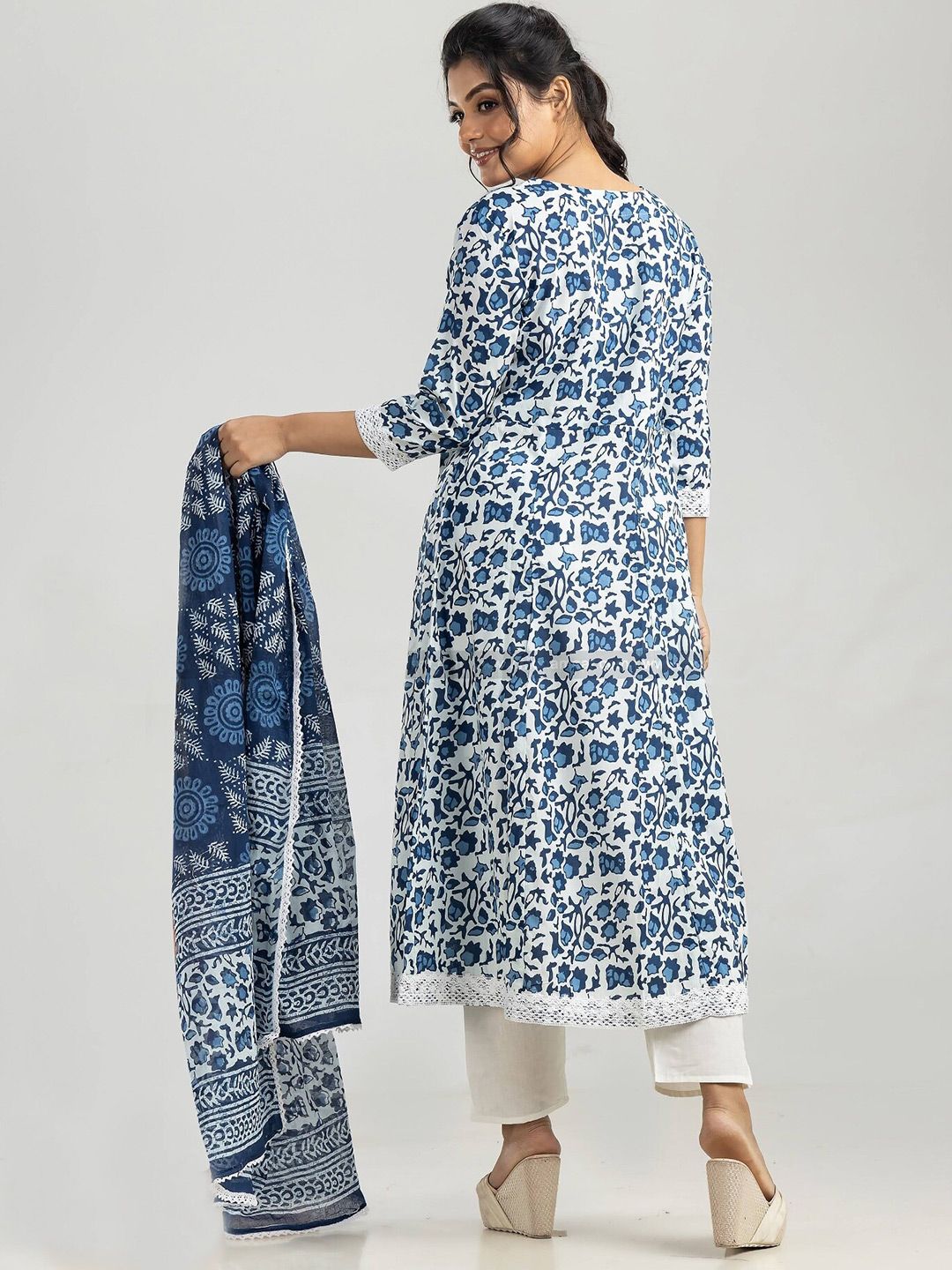 Dhiyona KL Floral Printed Kurta With Trouser & Dupatta