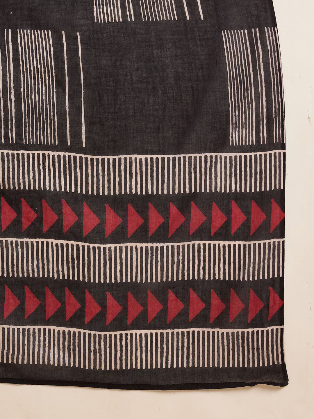 Women Printed Regular Thread Work Pure Cotton Kurta with Trousers & With Dupatta