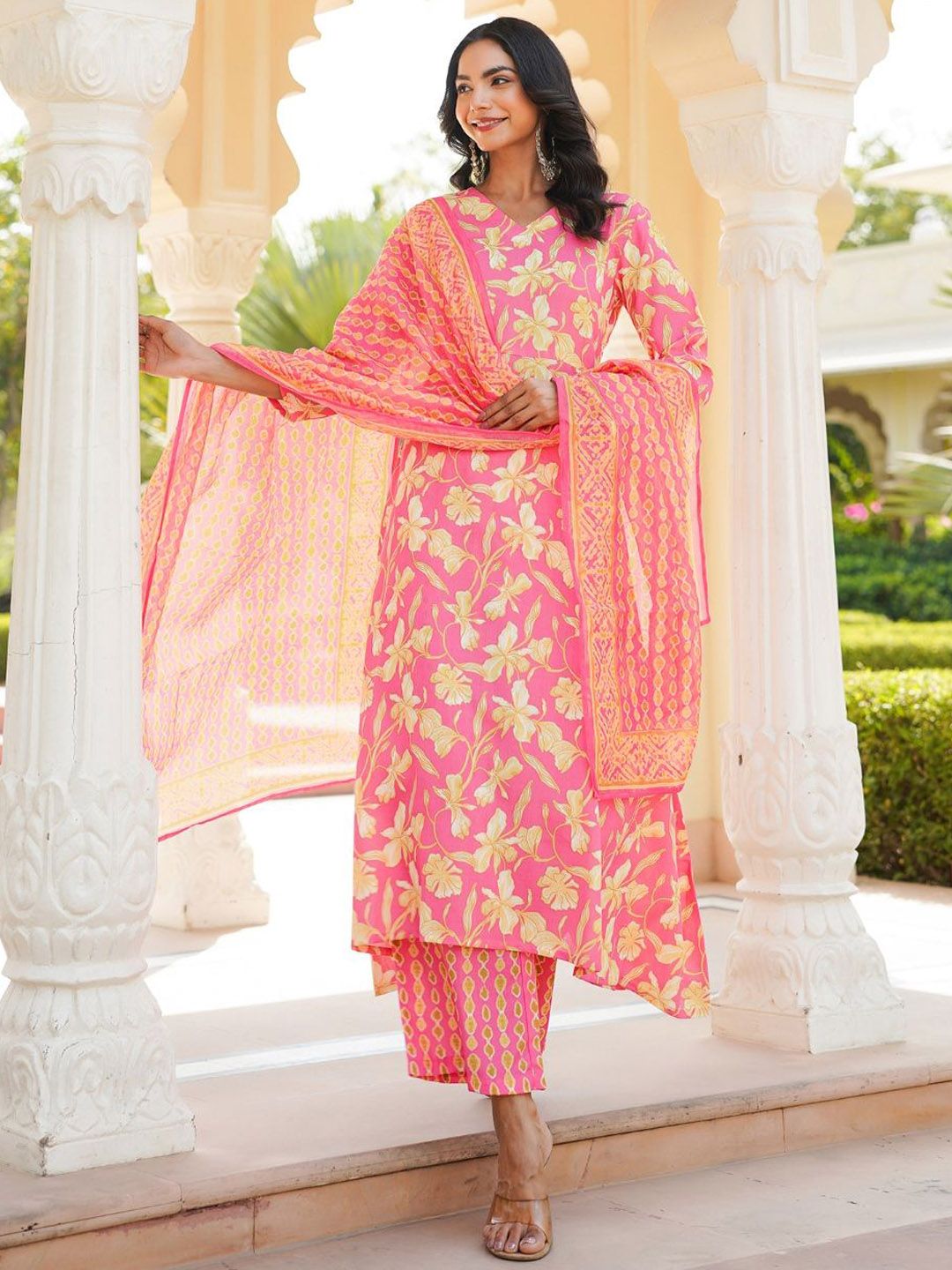Dhiyona KL Women Floral Printed Kurta with Palazzo & Dupatta