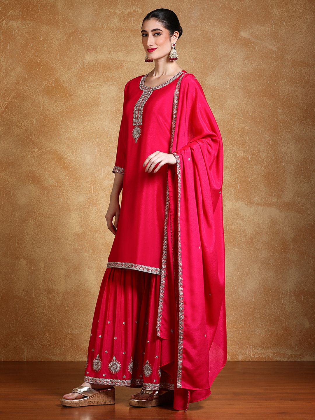 Dhiyona VA Women Floral Embroidered Kurta with Sharara & Dupatta