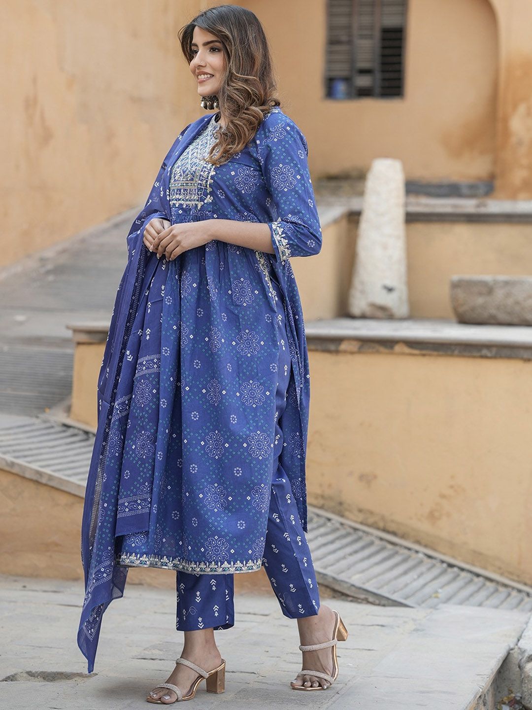 Dhiyona KL Notch Neck Bandhani Embroidered Regular Thread Work Pure Cotton Kurta Set