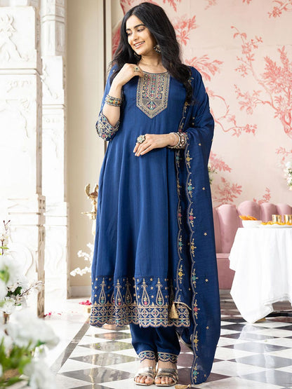 Dhiyona CH Women Floral Embroidered Zari Regular Kurta with Trousers & With Dupatta